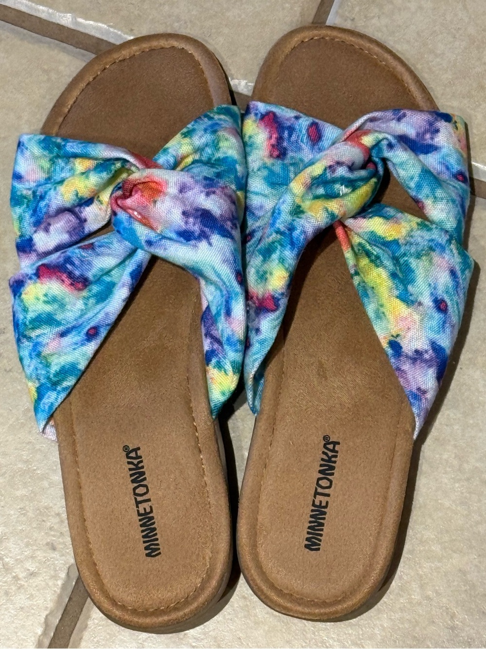 NWOT,Minnetonka tie-dye knotted slide sandals with a colorful watercolor pattern